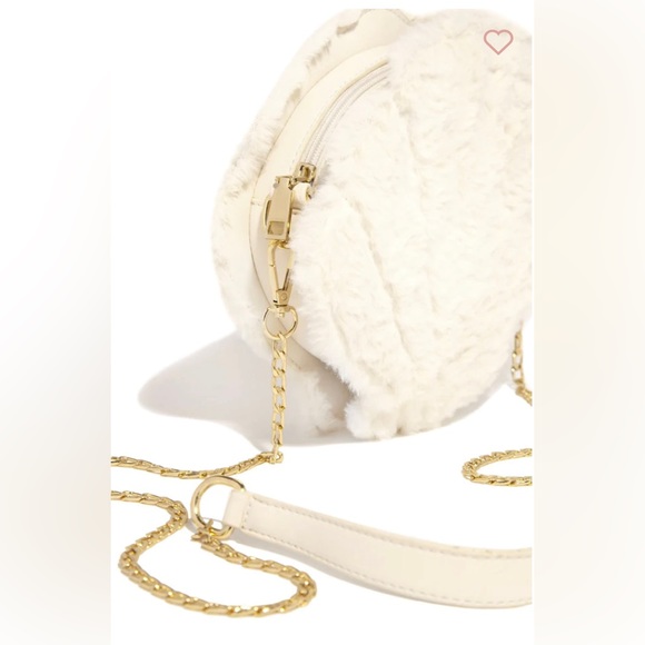 Arielle Shell Bag in Ivory - Picture 3 of 5